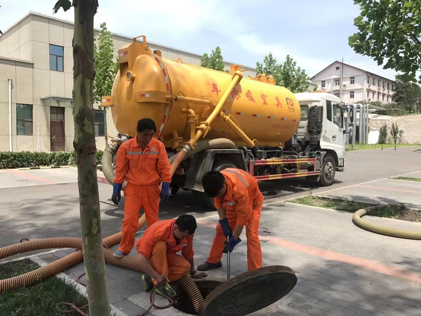 漳县化粪池清理与5-8吨吸粪车施工效率分析